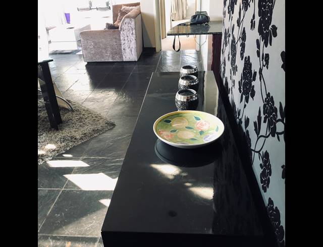 2 BEDROOM APARTMENT FOR SALE IN SANDTON CENTRAL